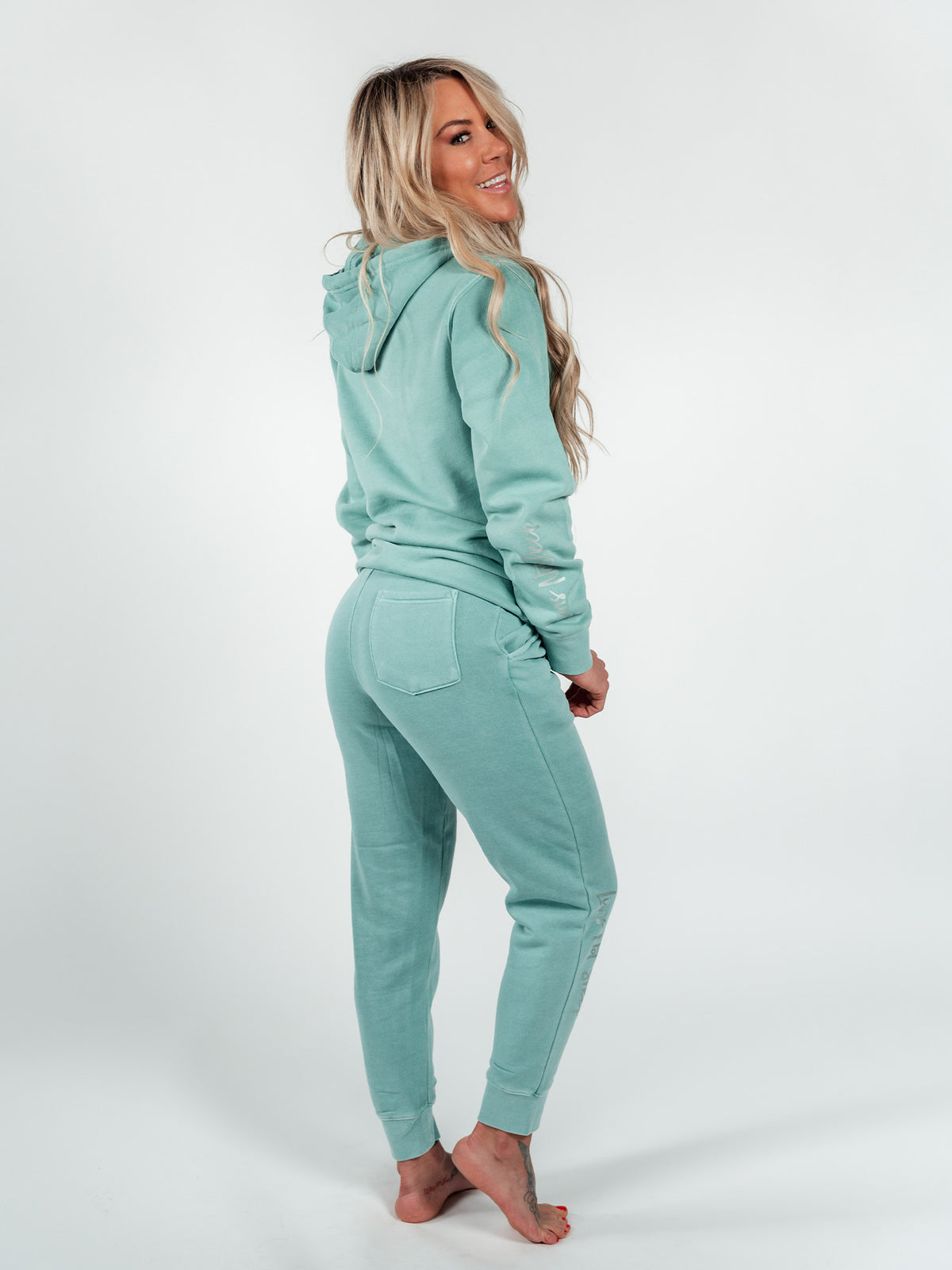 QUEEN BOYFRIEND Oversized Snuggle Set - Lions Not Sheep ®