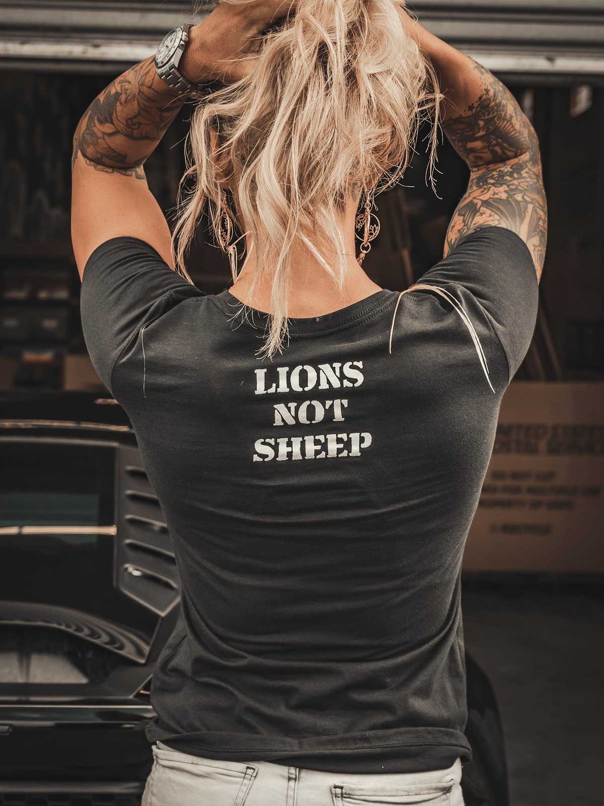 Lions Not Sheep ® LADY LIBERTY Womens Tee