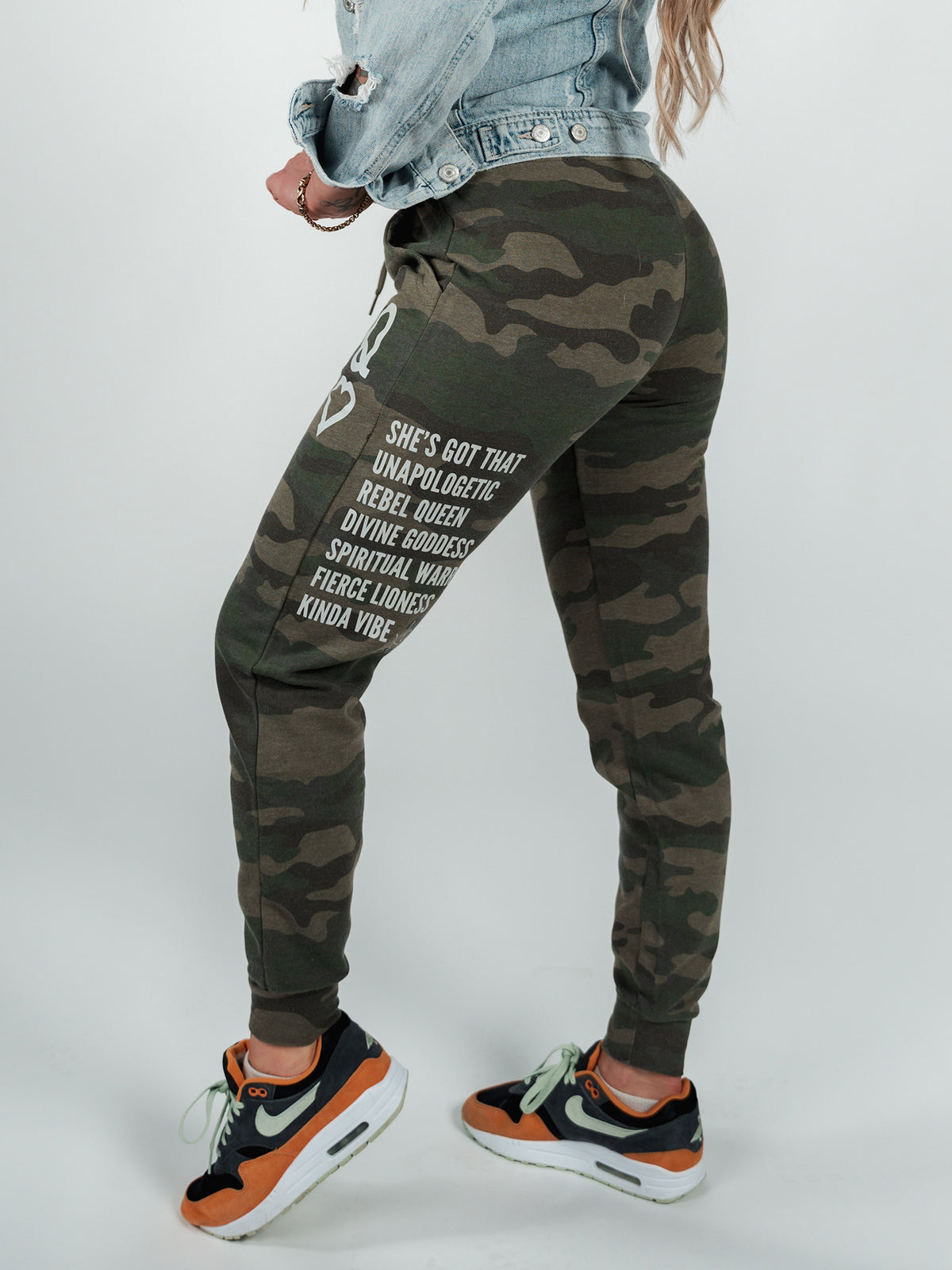 QUEEN UNSTOPPABLE Sweatpants - Lions Not Sheep ®